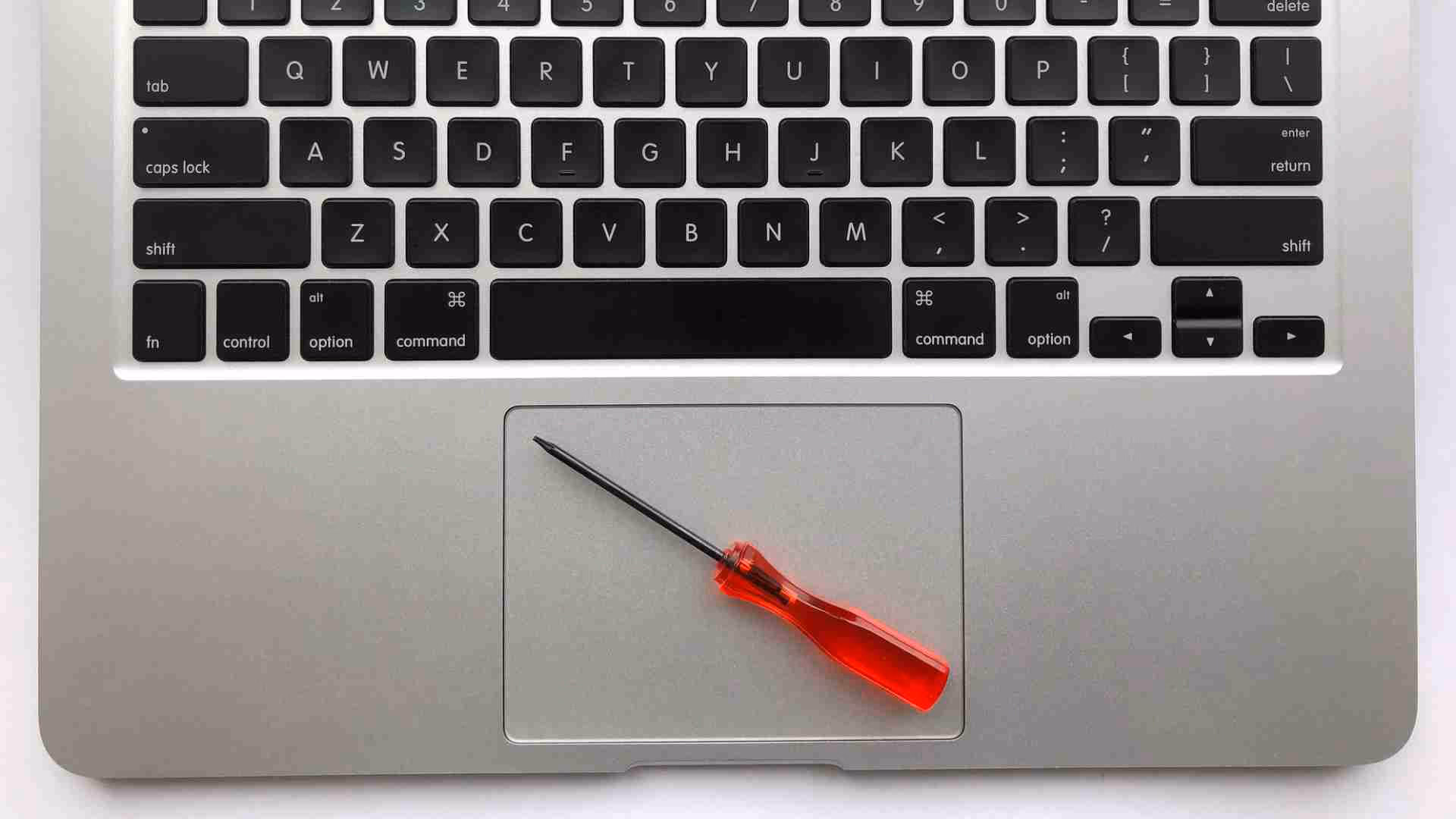 DIY vs. Professional MacBook Repair: Which is Right for You?