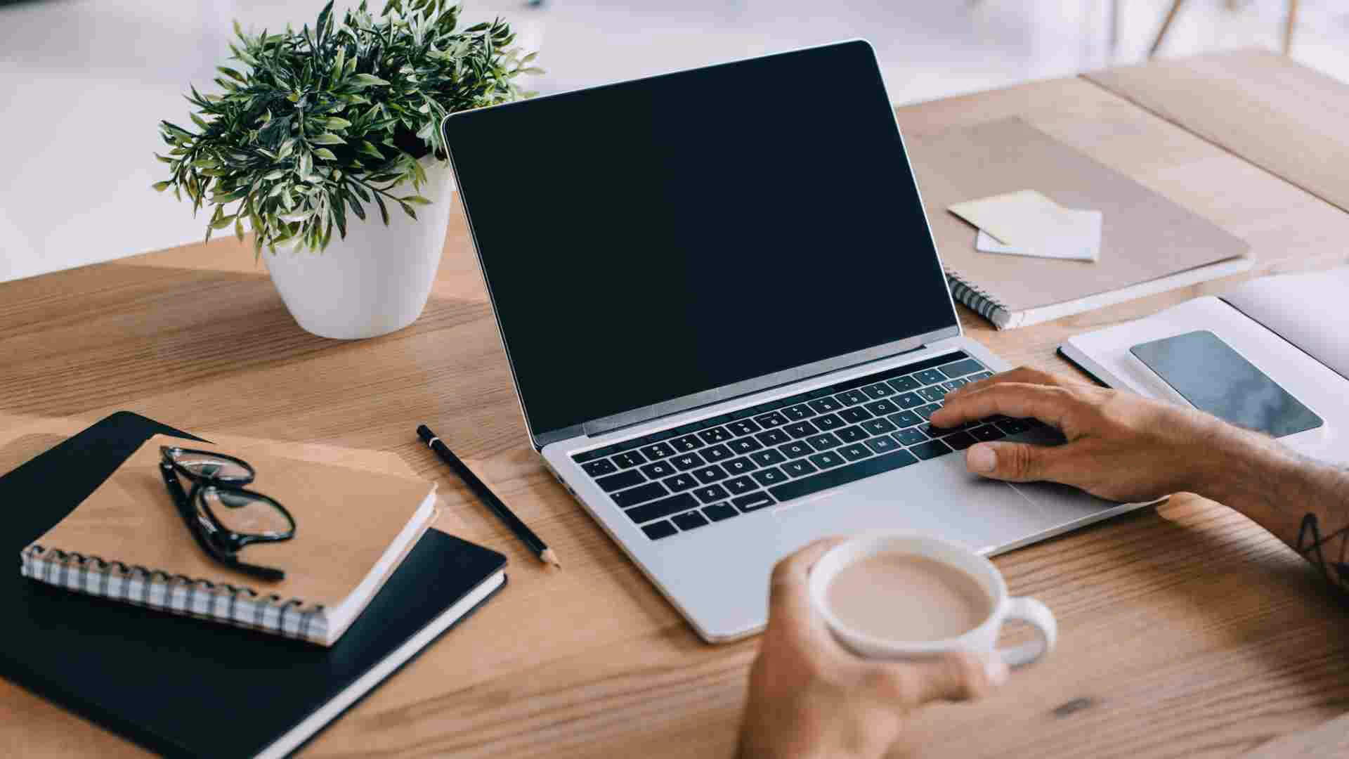 Expert Tips To Extend Your Laptop’s Battery Life
