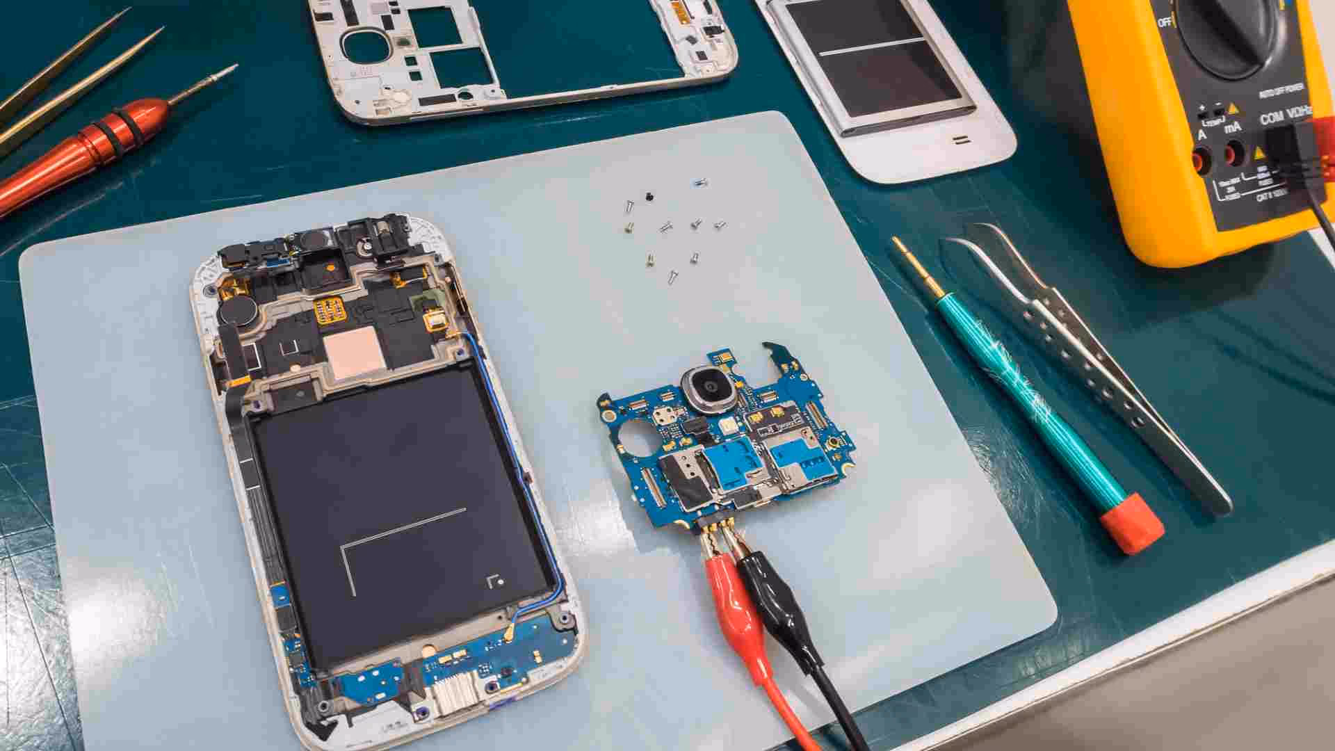 DIY iPhone Repair: Advantages and Disadvantages