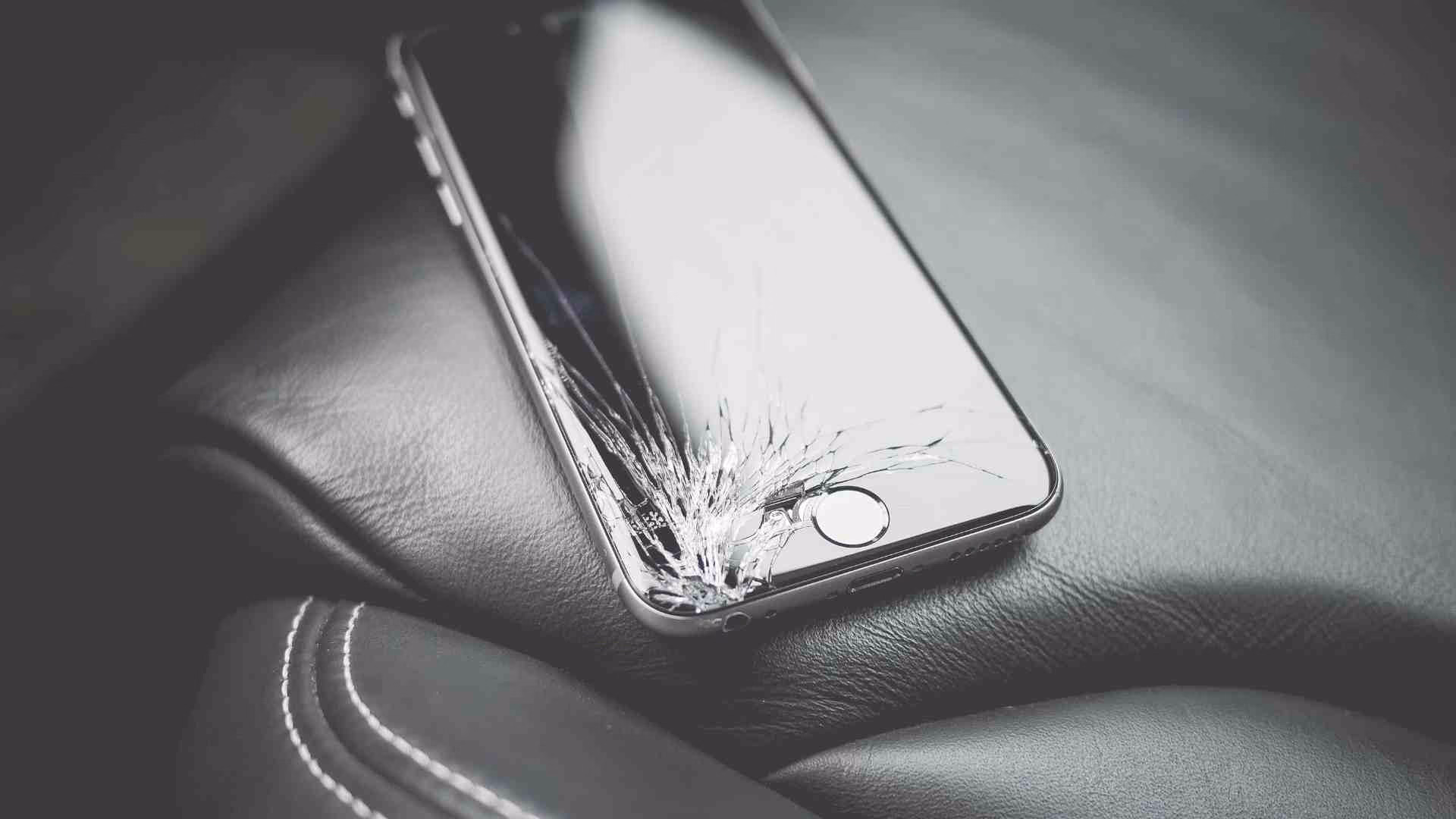 The Truth About Cracked Phone Screens: Can You Still Use Them?