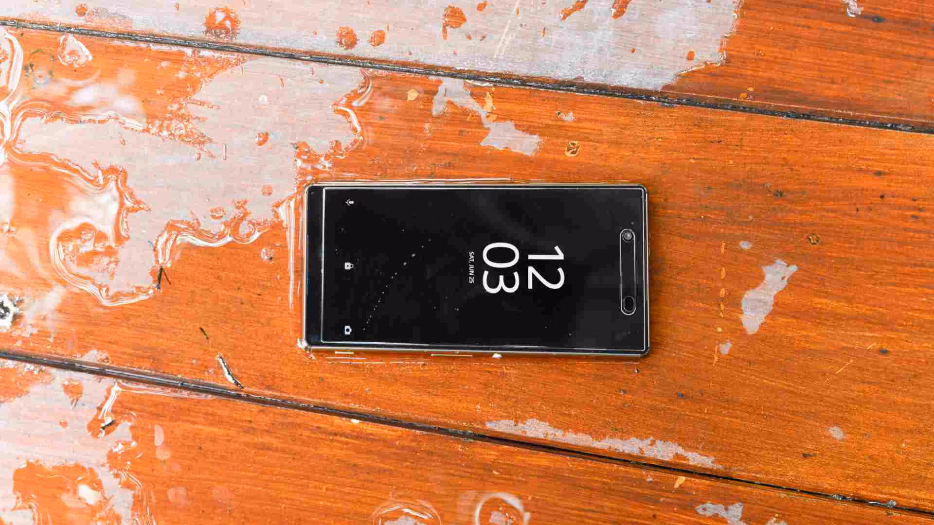 Top Hacks to Fix Water-Damaged Cell Phones in Vancouver