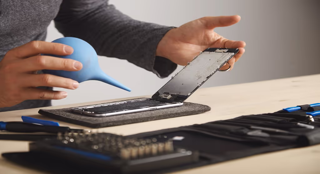 Signs Your Phone Needs Immediate Repair in Prince George: Key Indicators and What Causes Them